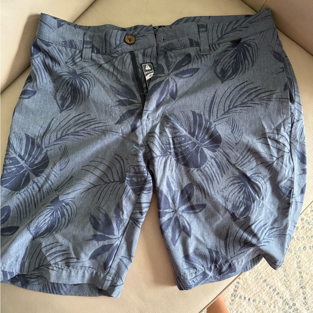 Mean Travis Mathew Sue 32 casual shorts